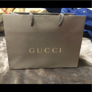 Gucci paper shopping bag